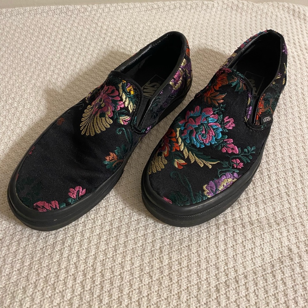VANS Classic Slip On Festival Satin black women's Size us man 6.0 women 7.5